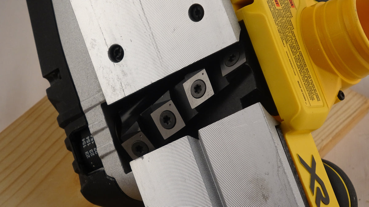 DeWalt DCP580N + Sheartak Spiral Cutterhead = Glossy Wood Piece